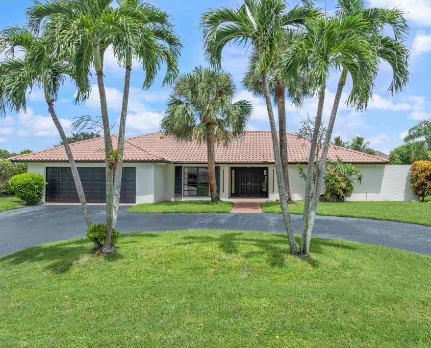 01-516 Muirfield Drive Atlantis, FL-900